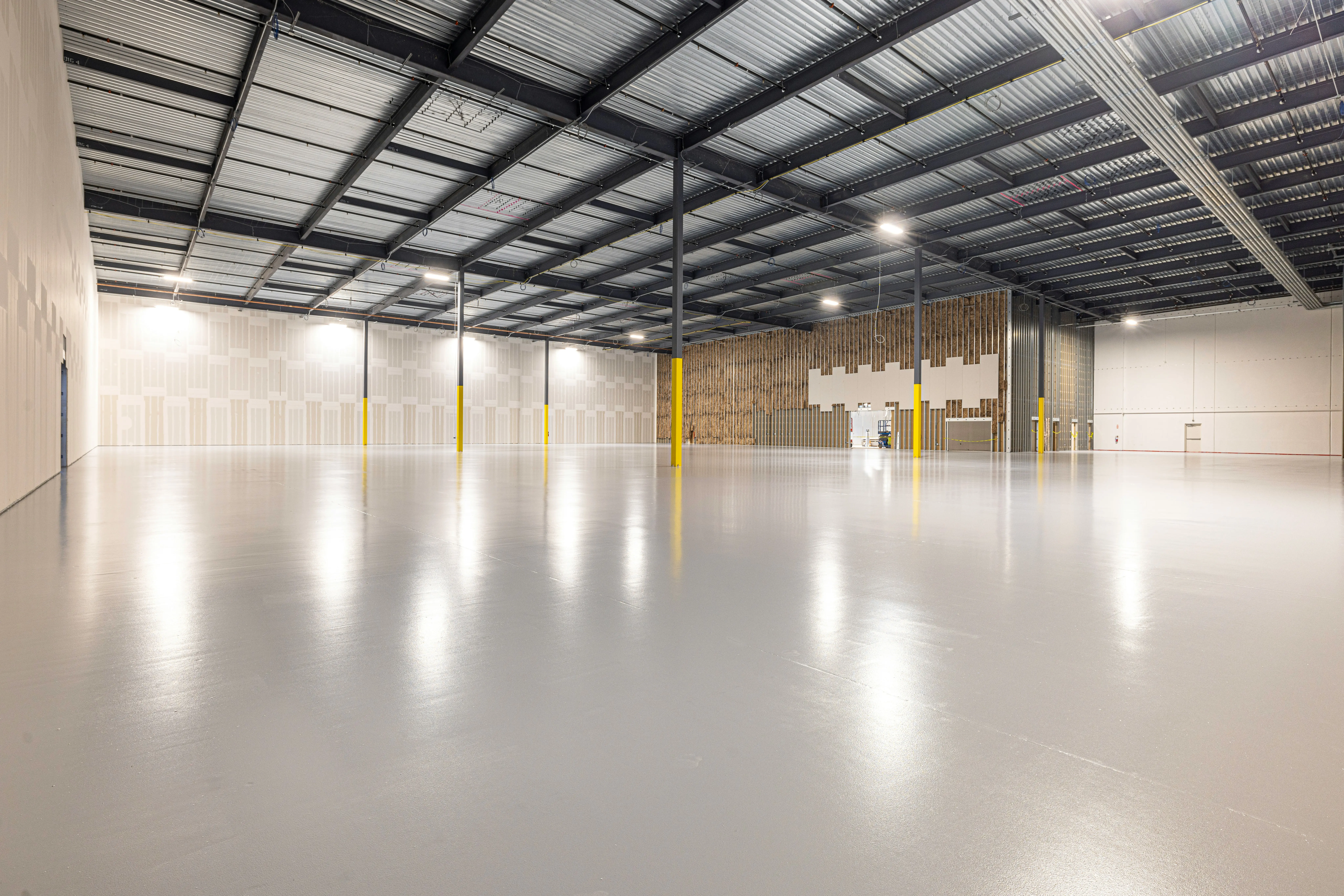 Professional epoxy garage floor coating installed in Florida home